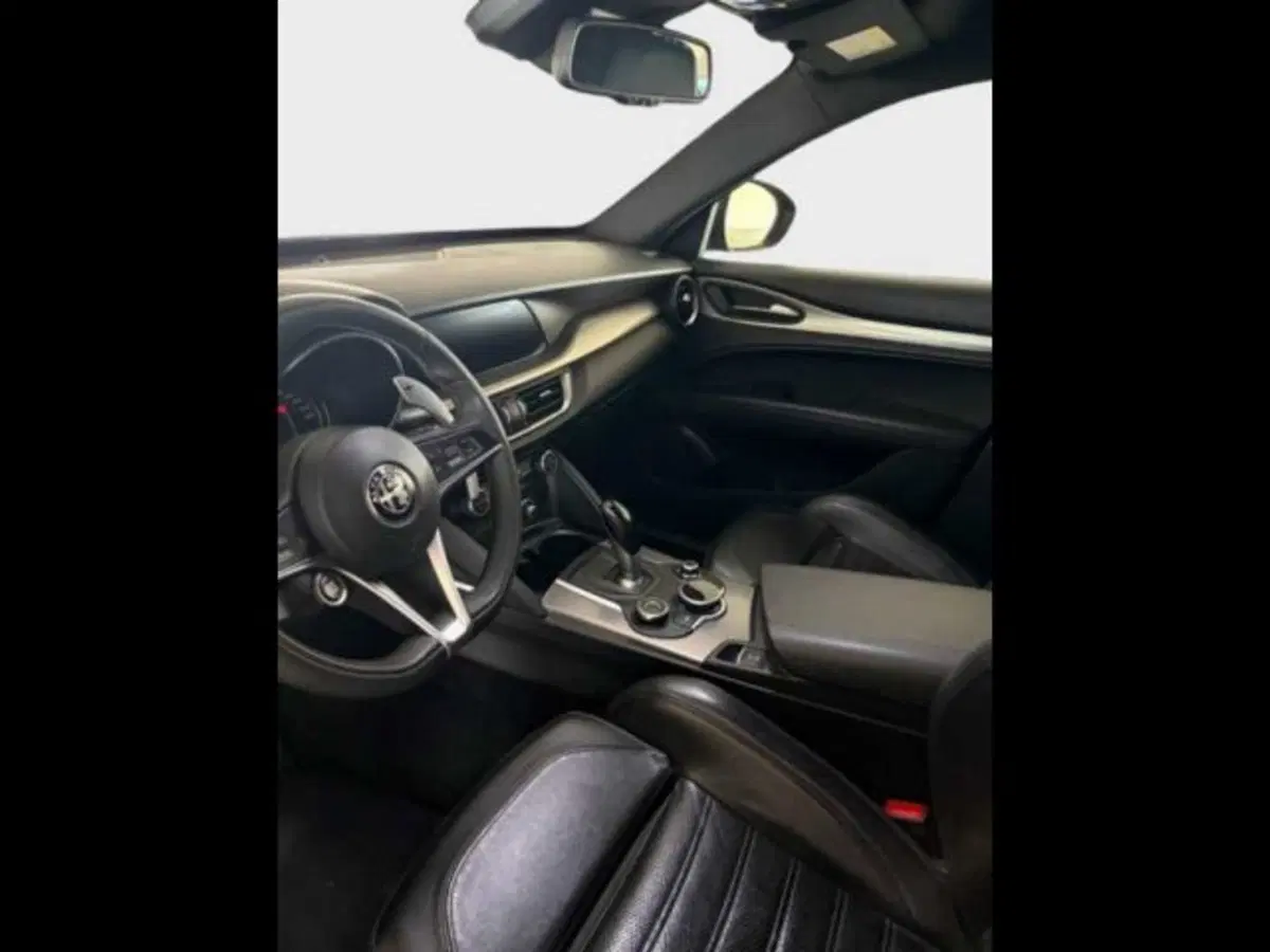 Alfa Romeo Stelvio usata a Caltanissetta (5)