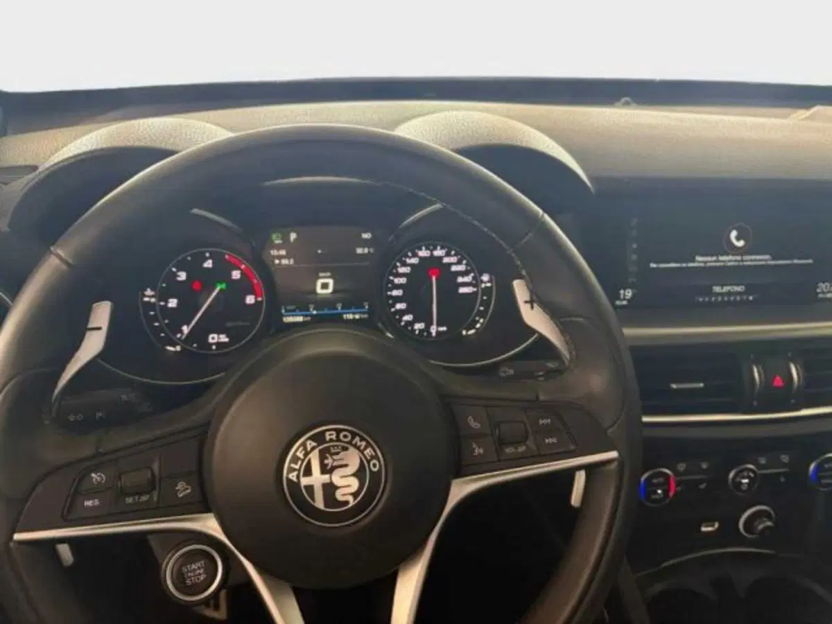 Alfa Romeo Stelvio usata a Caltanissetta (6)