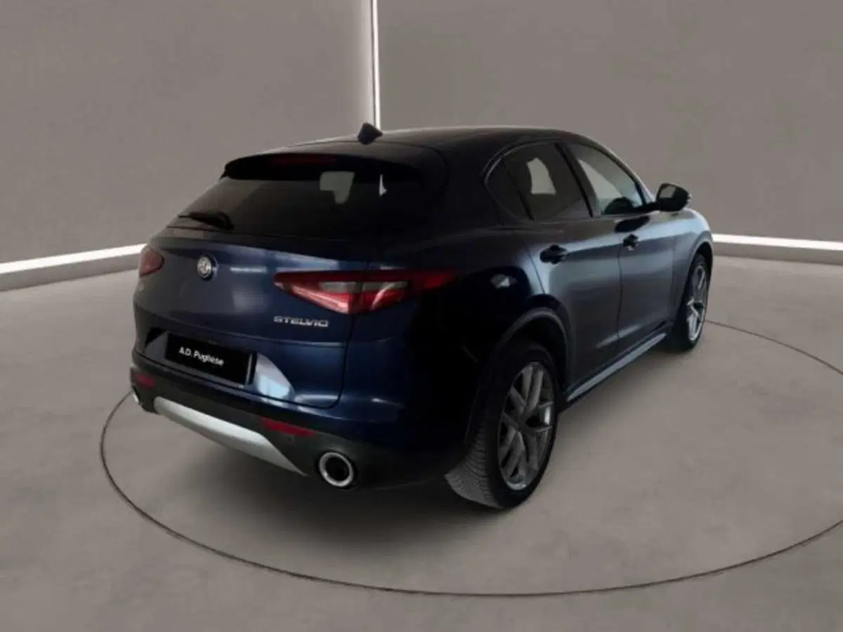 Alfa Romeo Stelvio usata a Caltanissetta (8)