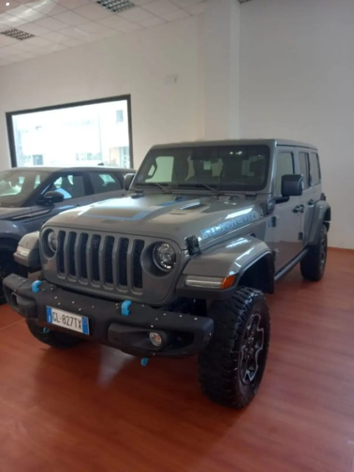Jeep Wrangler Unlimited usata a Lucca (11)