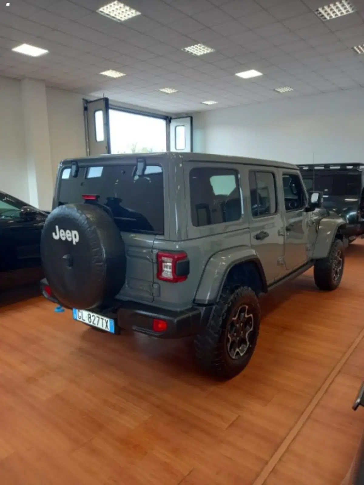 Jeep Wrangler Unlimited usata a Lucca (4)