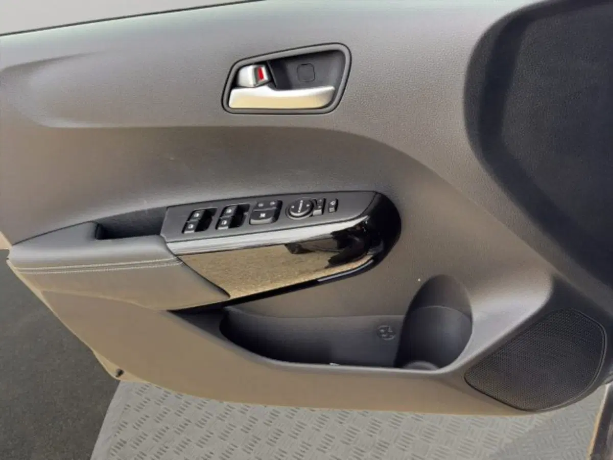 Kia Picanto nuova a Perugia (18)