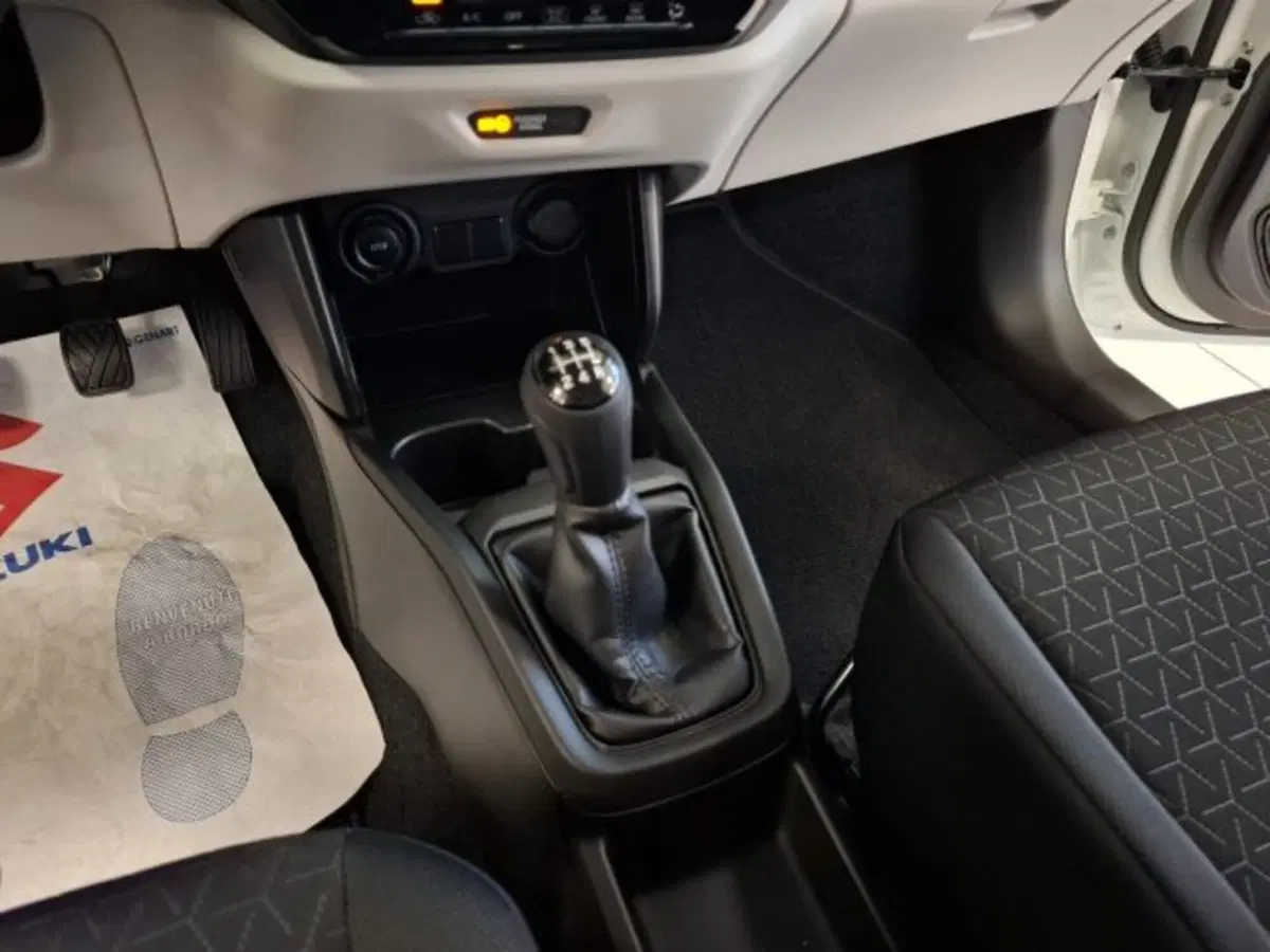 Suzuki Swift nuova a Reggio Emilia (11)