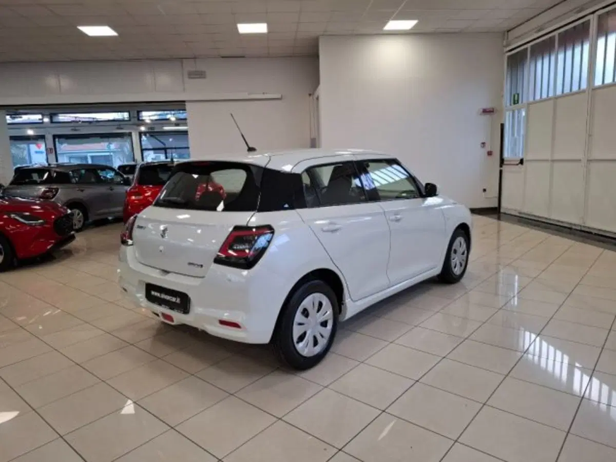 Suzuki Swift nuova a Reggio Emilia (5)