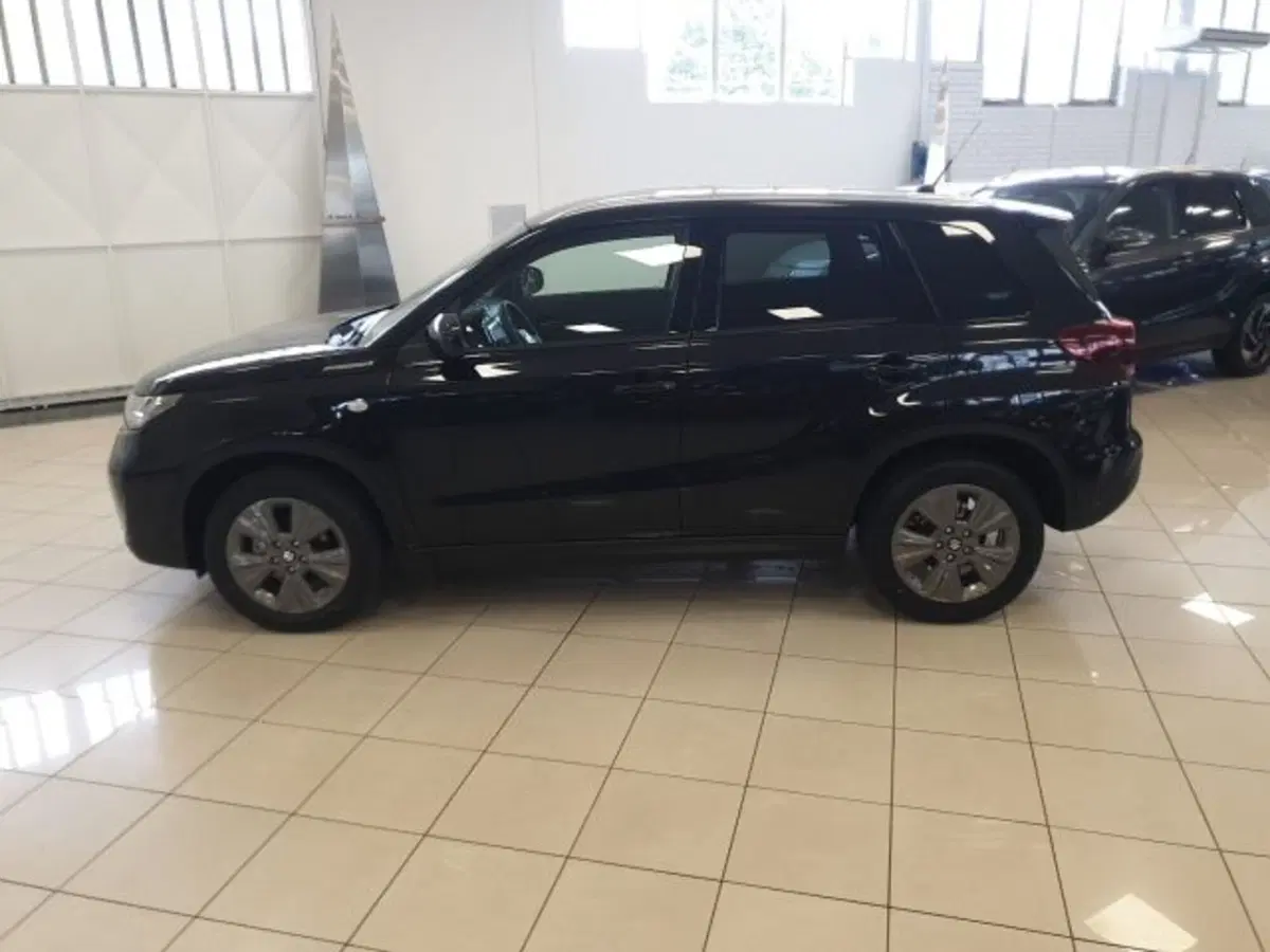 Suzuki Vitara nuova a Reggio Emilia (3)