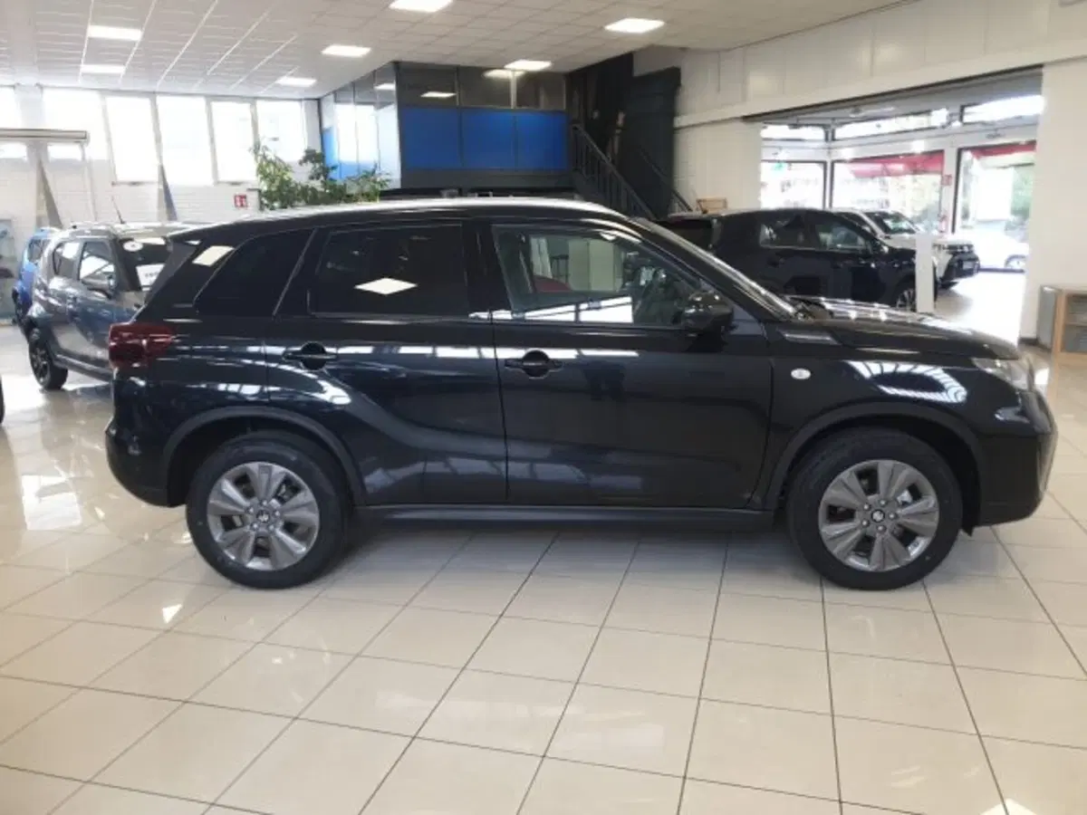 Suzuki Vitara nuova a Reggio Emilia (7)
