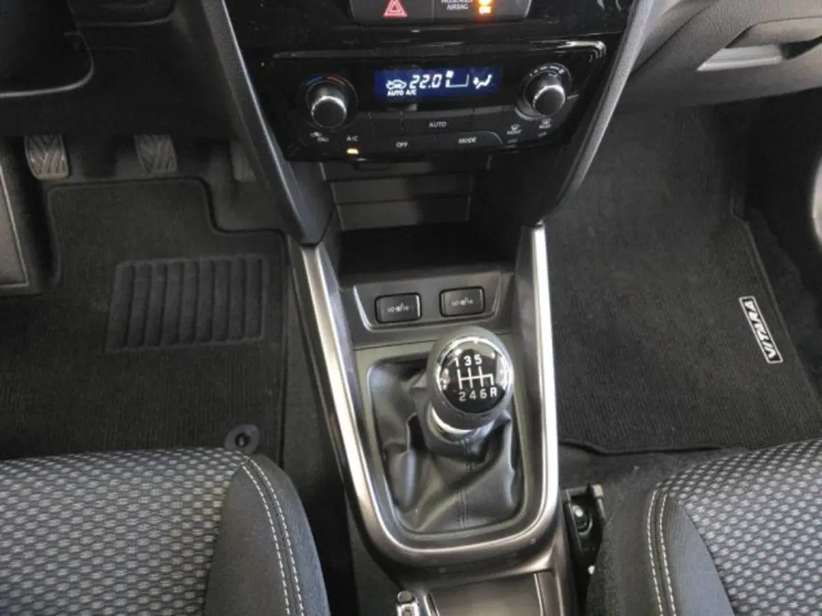 Suzuki Vitara nuova a Reggio Emilia (12)