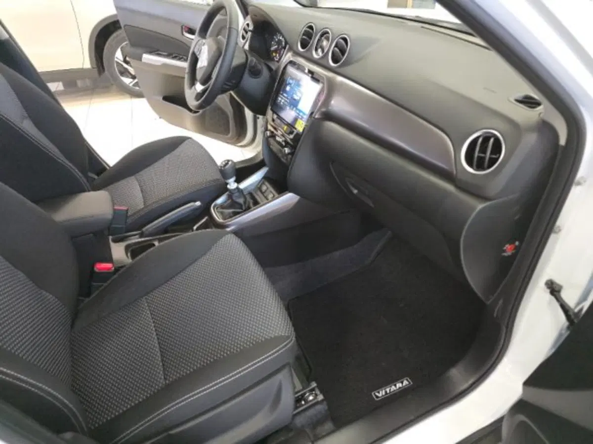 Suzuki Vitara nuova a Reggio Emilia (14)