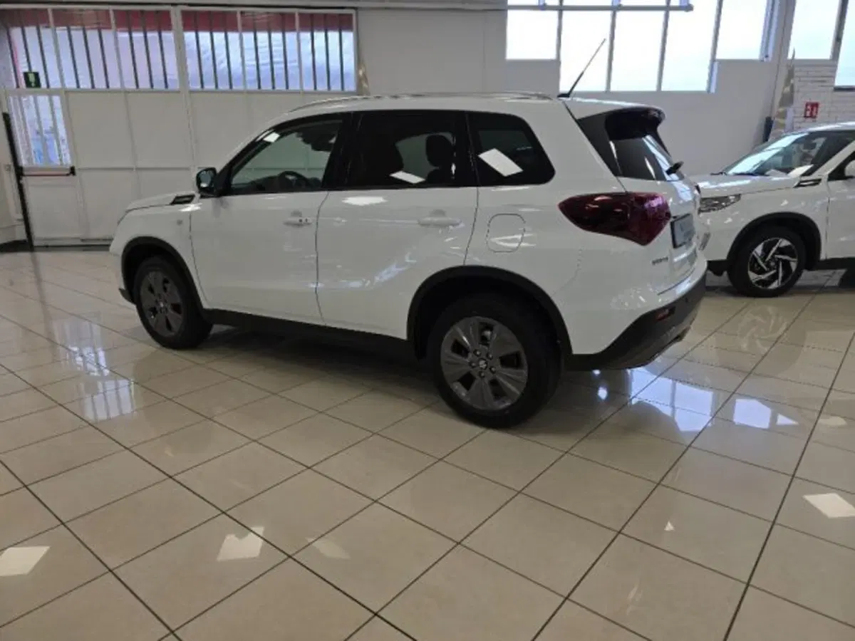 Suzuki Vitara nuova a Reggio Emilia (3)