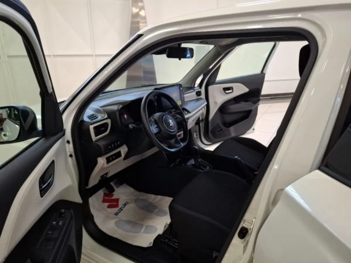 Suzuki Swift nuova a Reggio Emilia (9)
