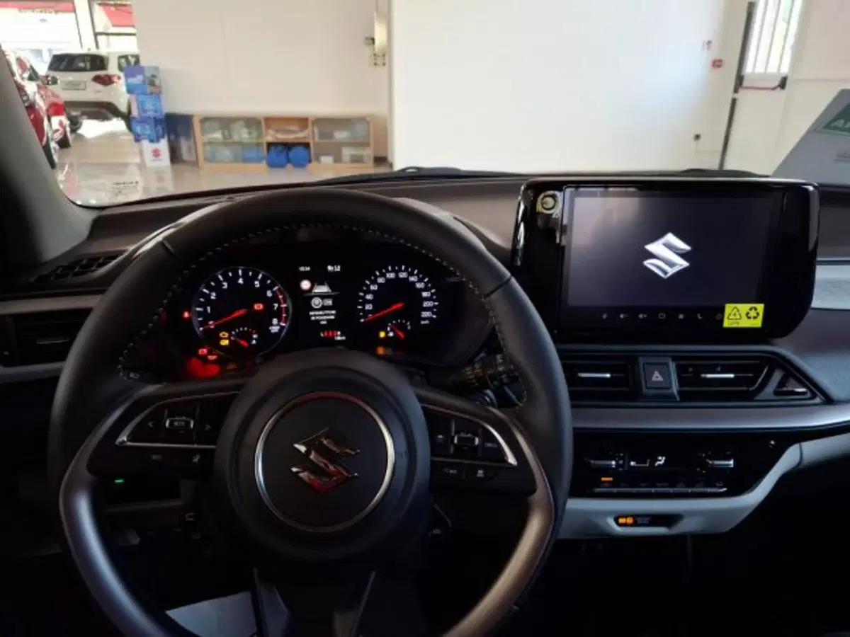 Suzuki Swift nuova a Reggio Emilia (10)