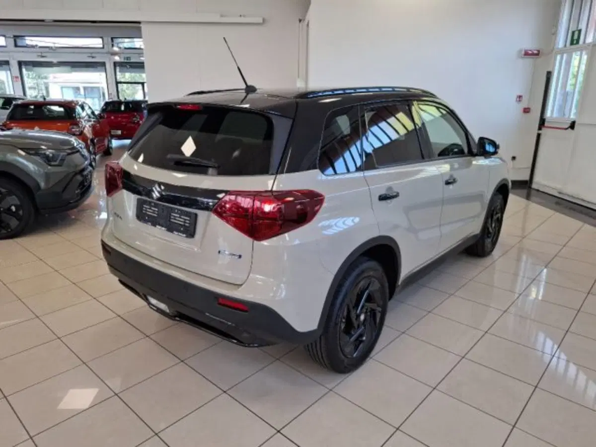 Suzuki Vitara nuova a Reggio Emilia (5)