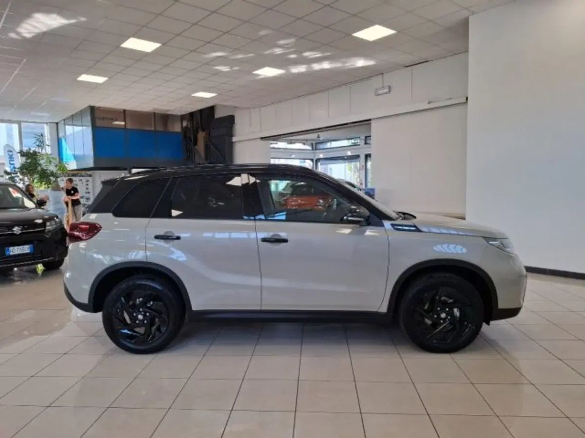 Suzuki Vitara nuova a Reggio Emilia (6)