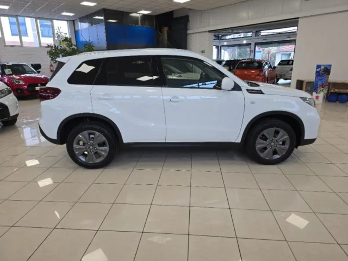 Suzuki Vitara nuova a Reggio Emilia (6)