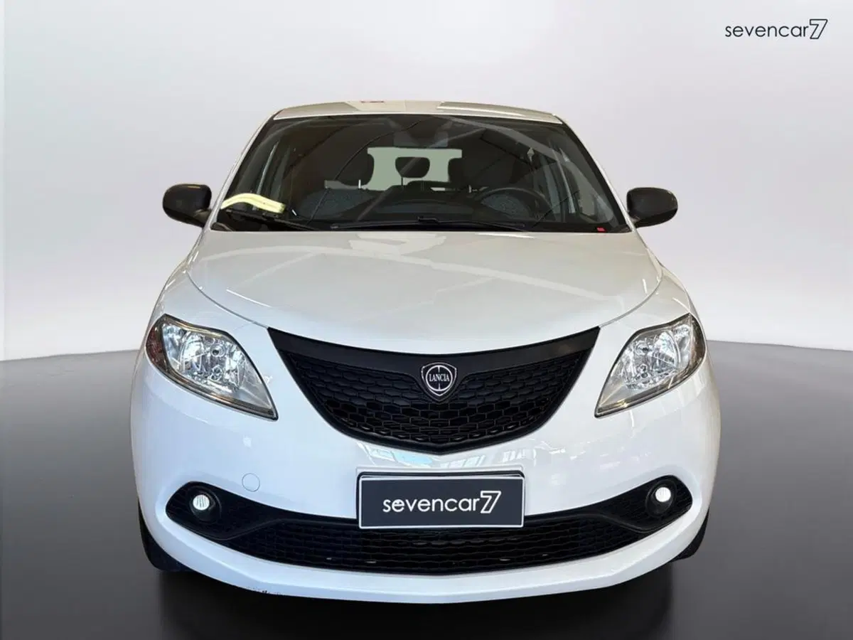 Lancia Ypsilon usata a Verona (2)
