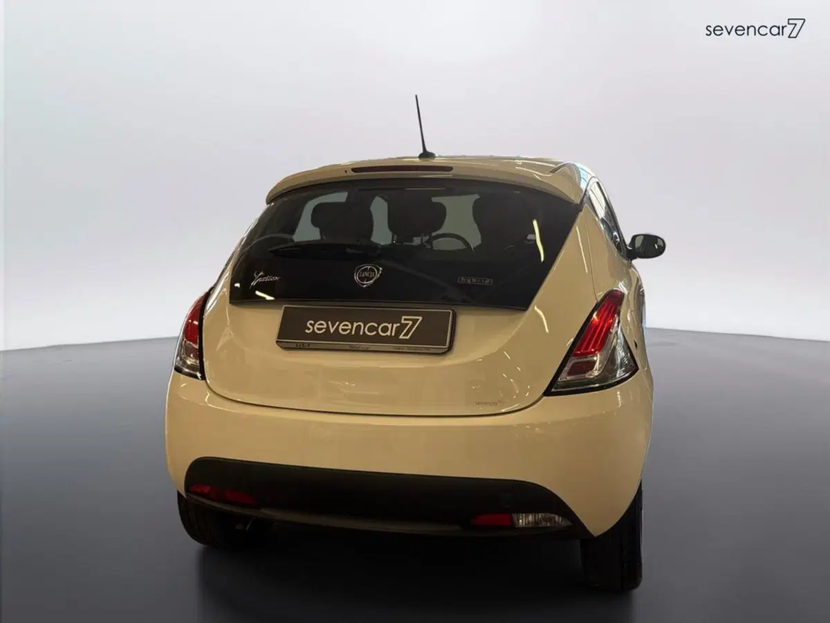 Lancia Ypsilon usata a Verona (6)