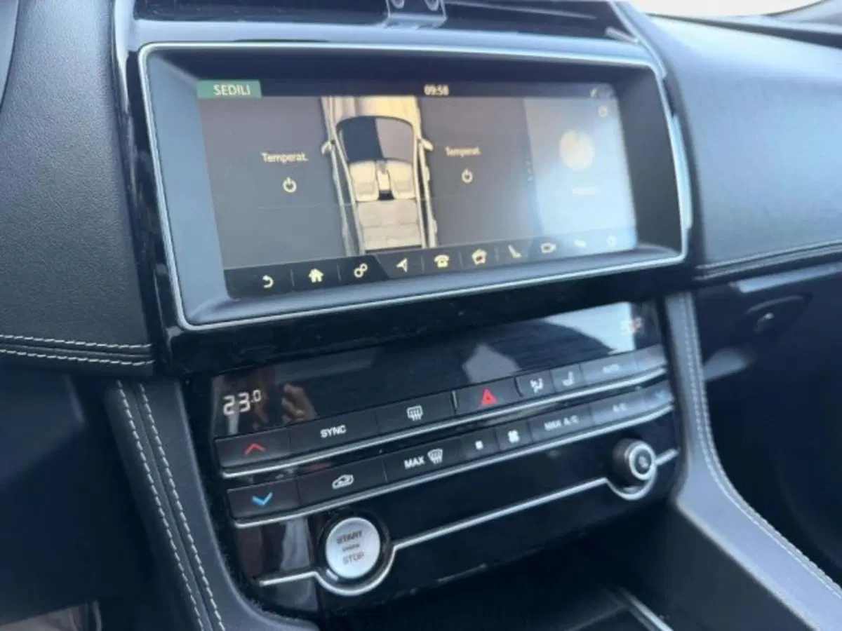 Jaguar F-Pace usata a Siena (11)
