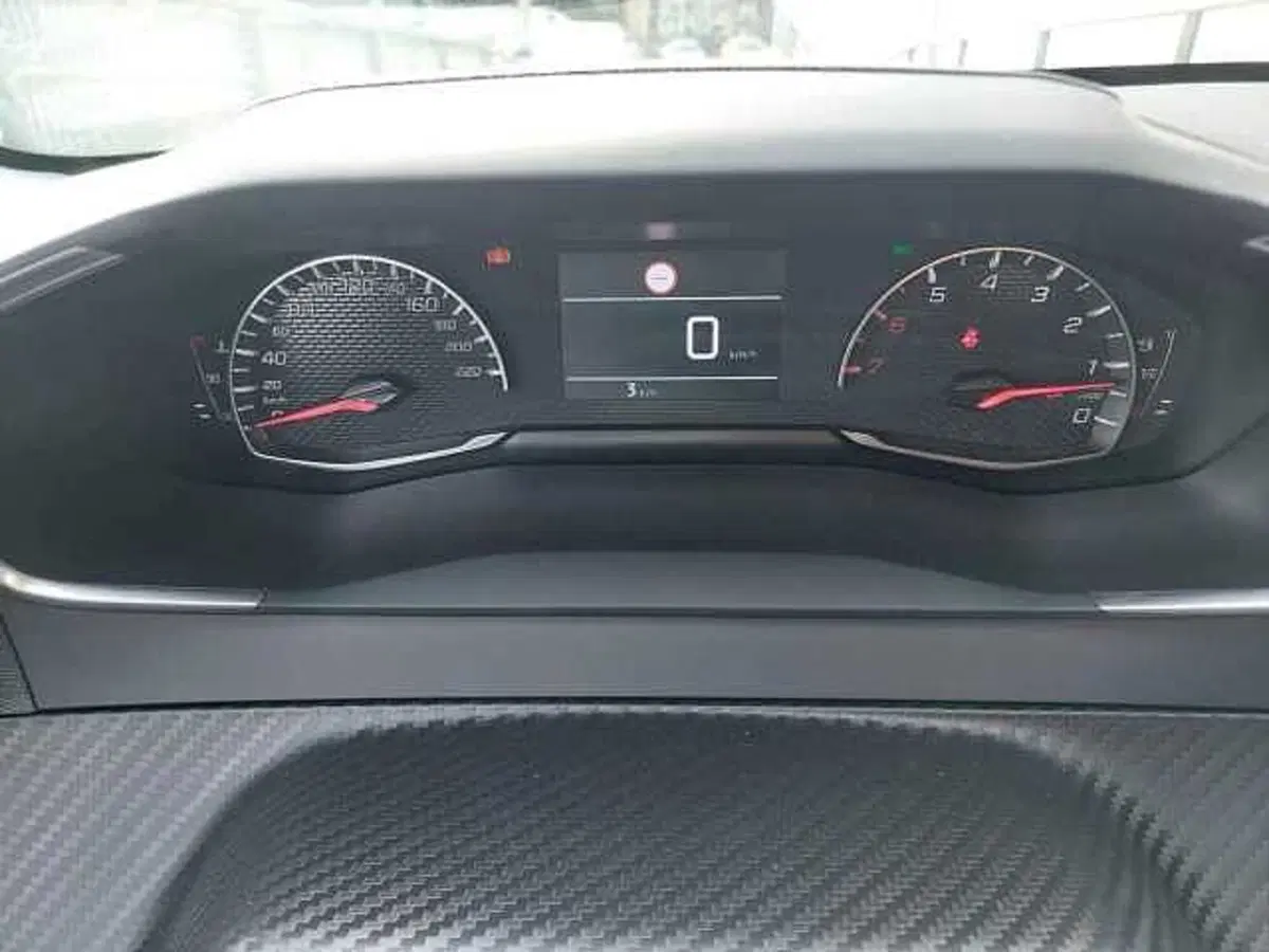 Peugeot 208 nuova a Treviso (10)