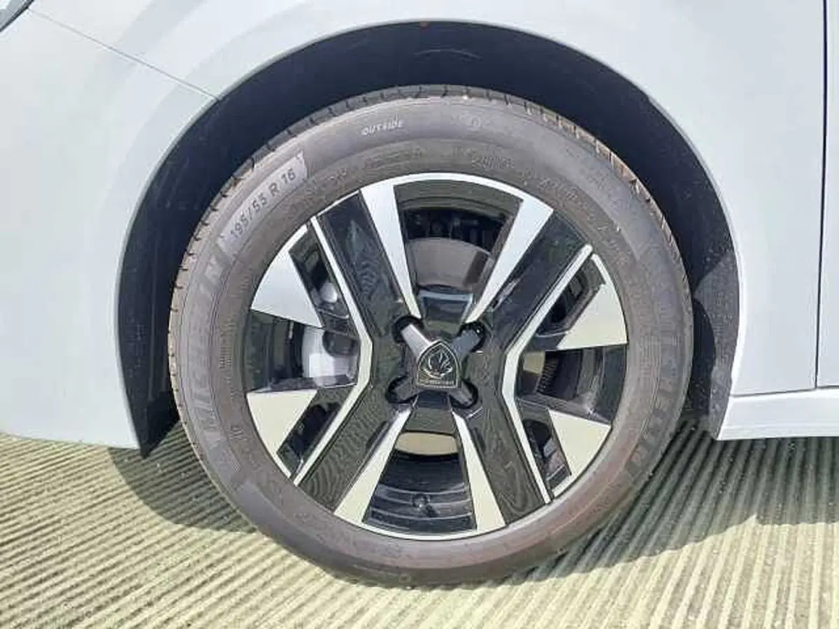 Peugeot 208 nuova a Treviso (7)