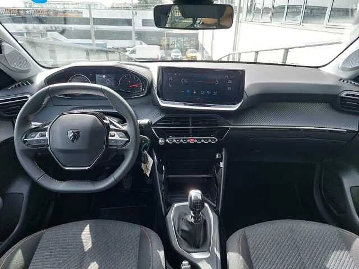 Peugeot 208 nuova a Treviso (12)