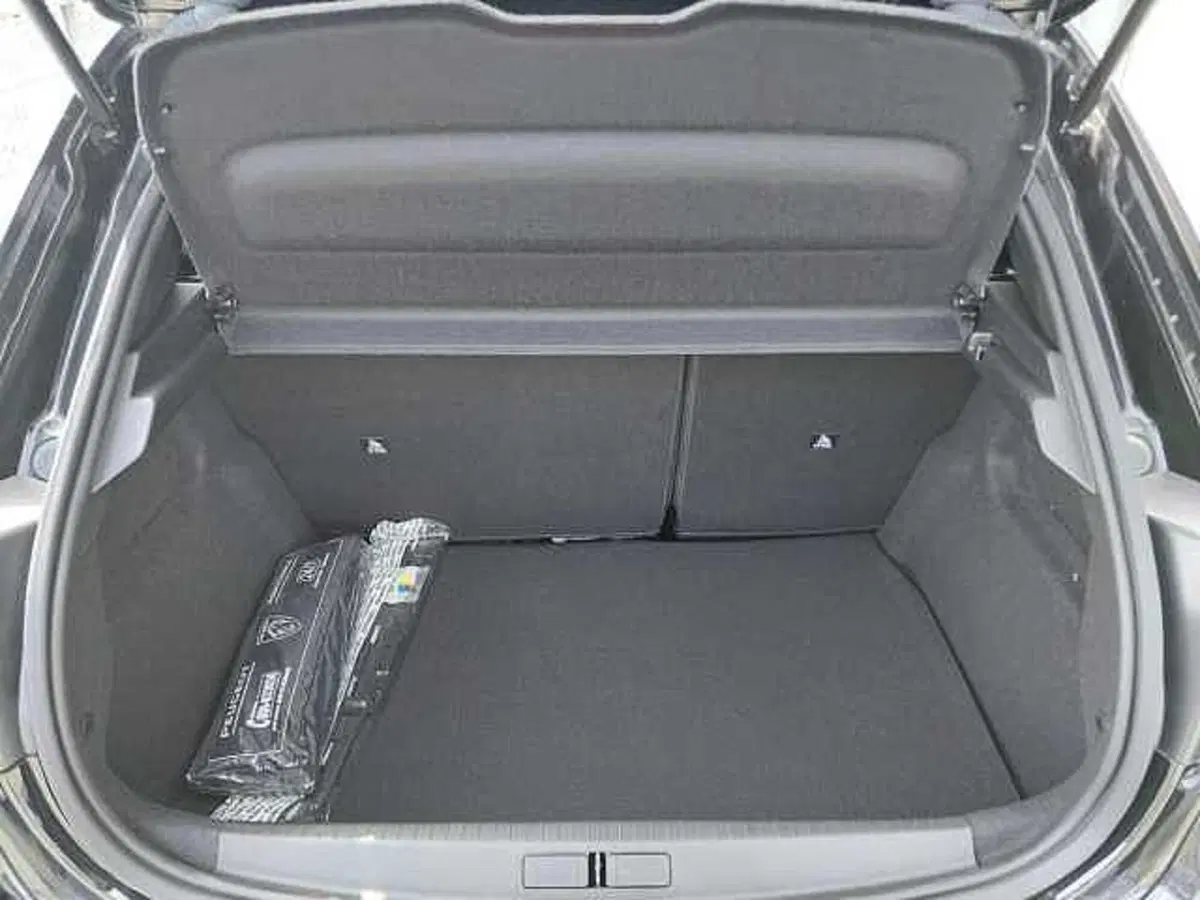 Peugeot 208 nuova a Treviso (14)