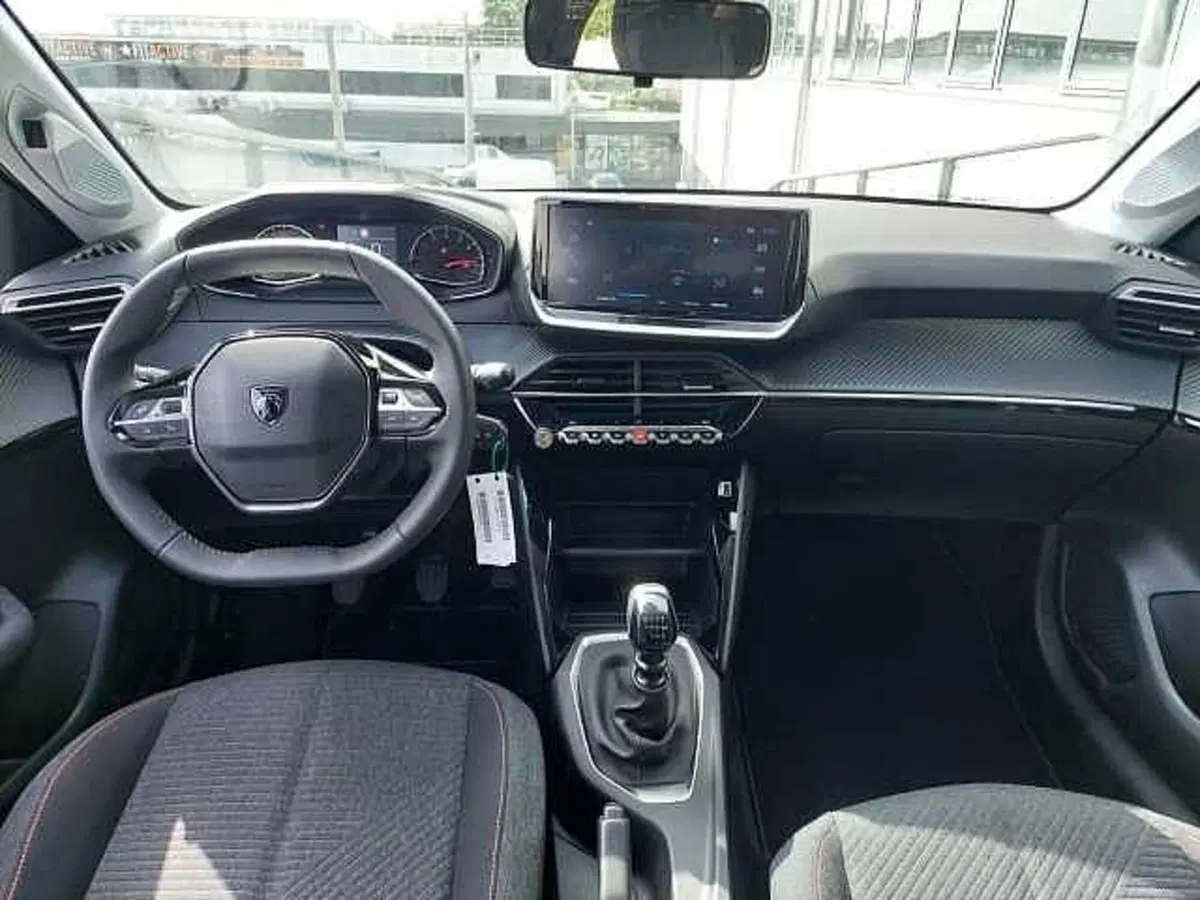 Peugeot 208 nuova a Treviso (10)