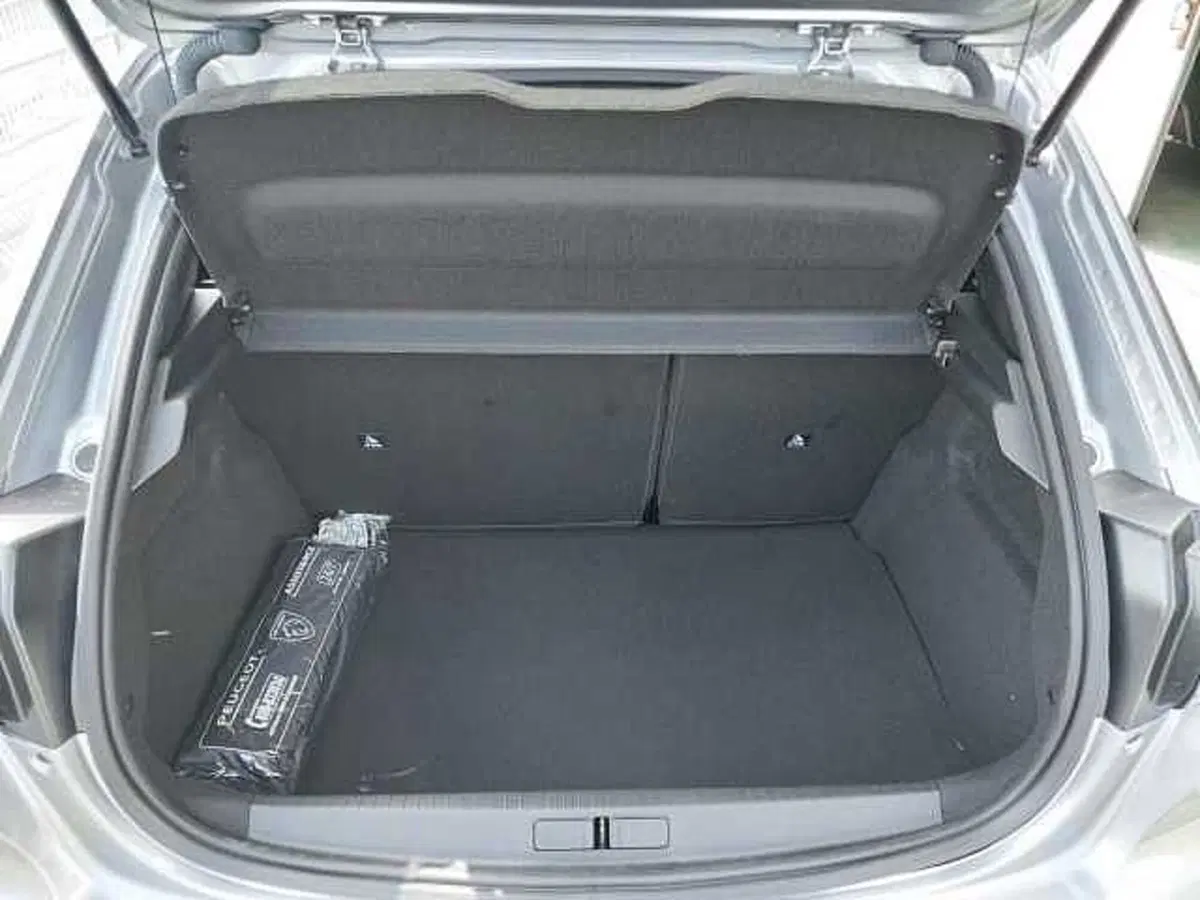 Peugeot 208 nuova a Treviso (14)