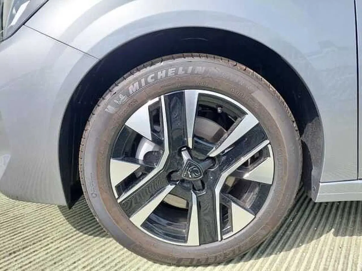 Peugeot 208 nuova a Treviso (6)