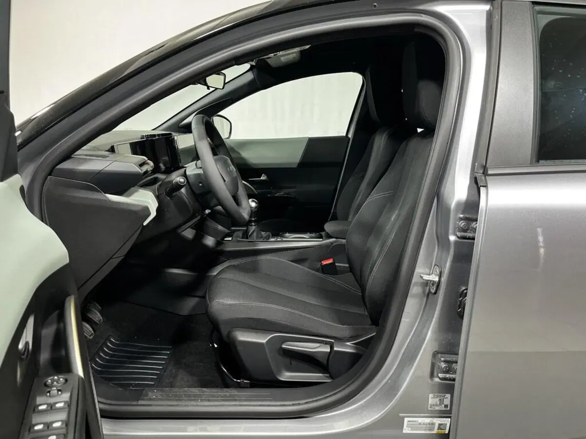 Lancia Ypsilon nuova a Sondrio (10)