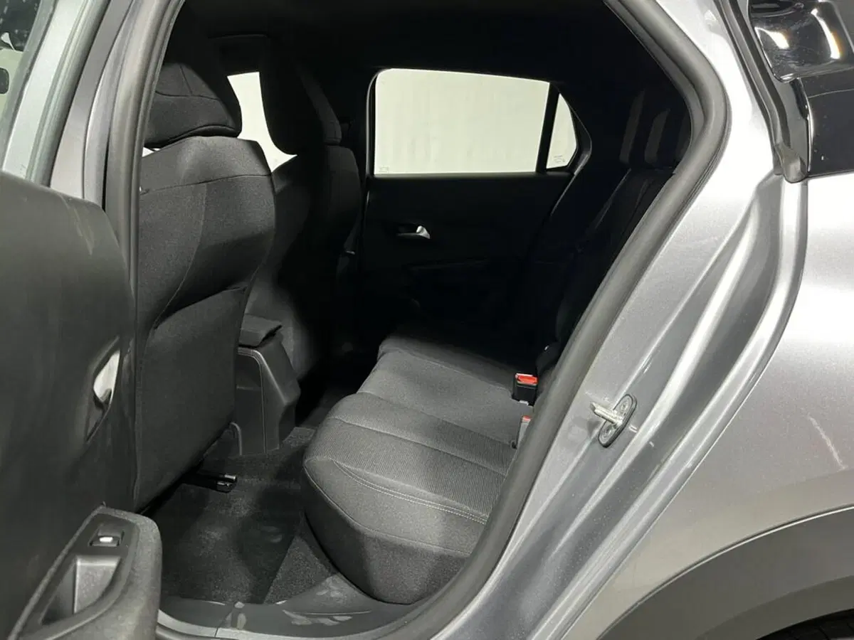 Lancia Ypsilon nuova a Sondrio (11)