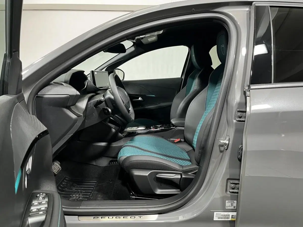 Peugeot 208 nuova a Sondrio (10)