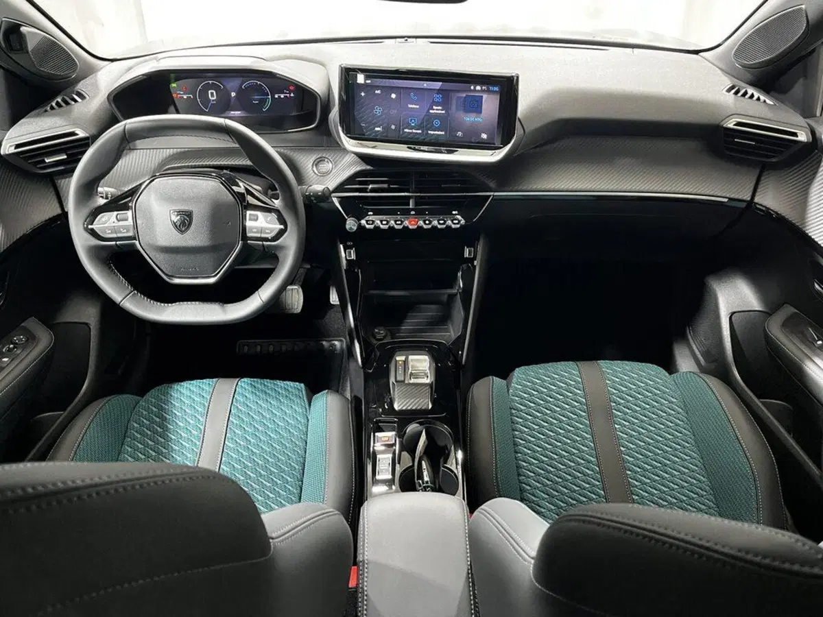 Peugeot 208 nuova a Sondrio (12)