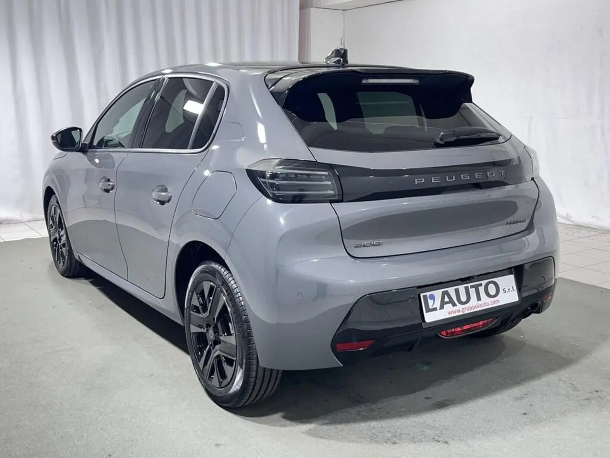Peugeot 208 nuova a Sondrio (3)