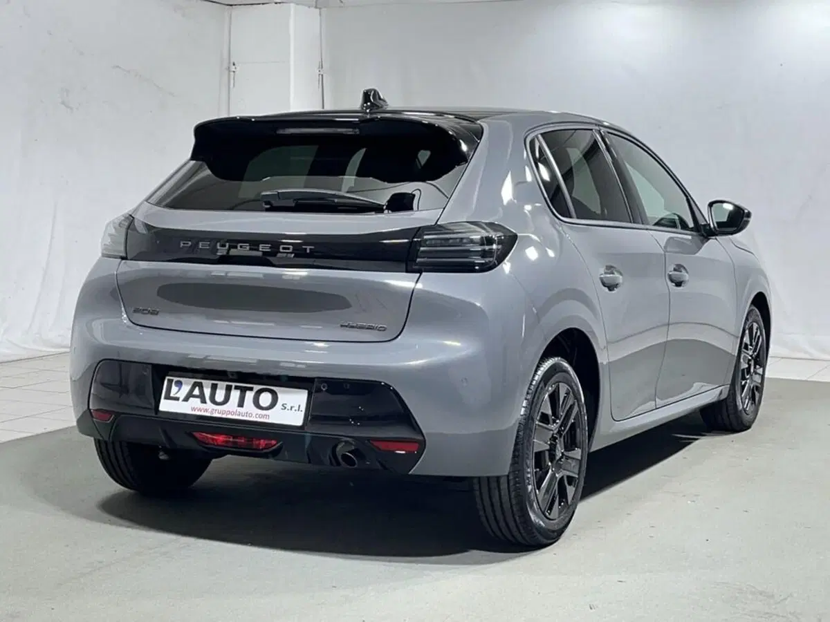 Peugeot 208 nuova a Sondrio (5)