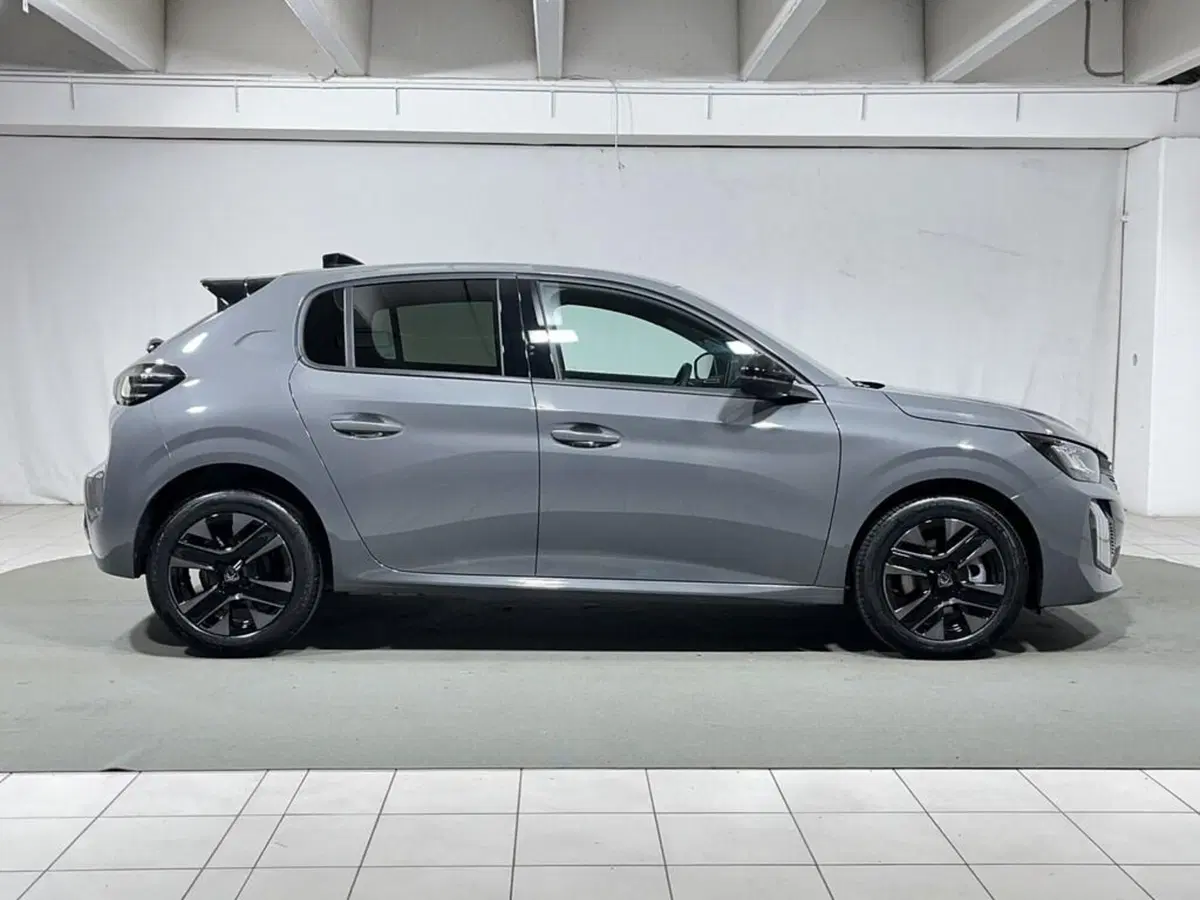 Peugeot 208 nuova a Sondrio (6)