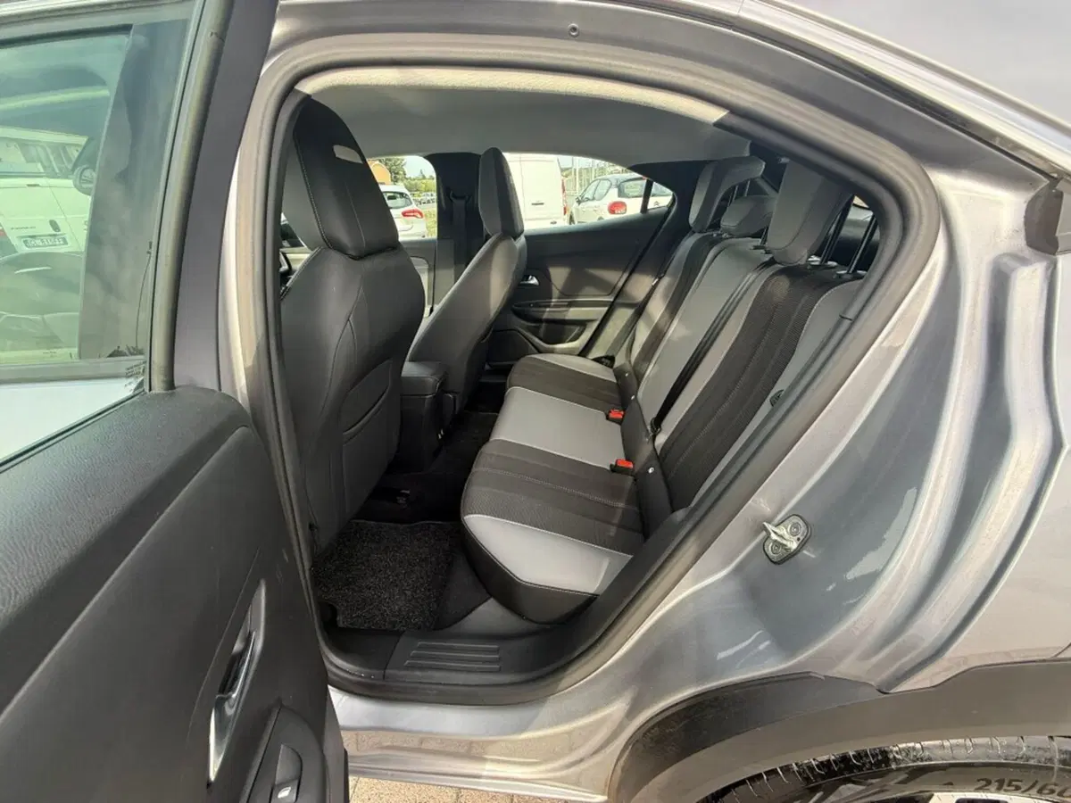 Opel Mokka usata a Firenze (11)
