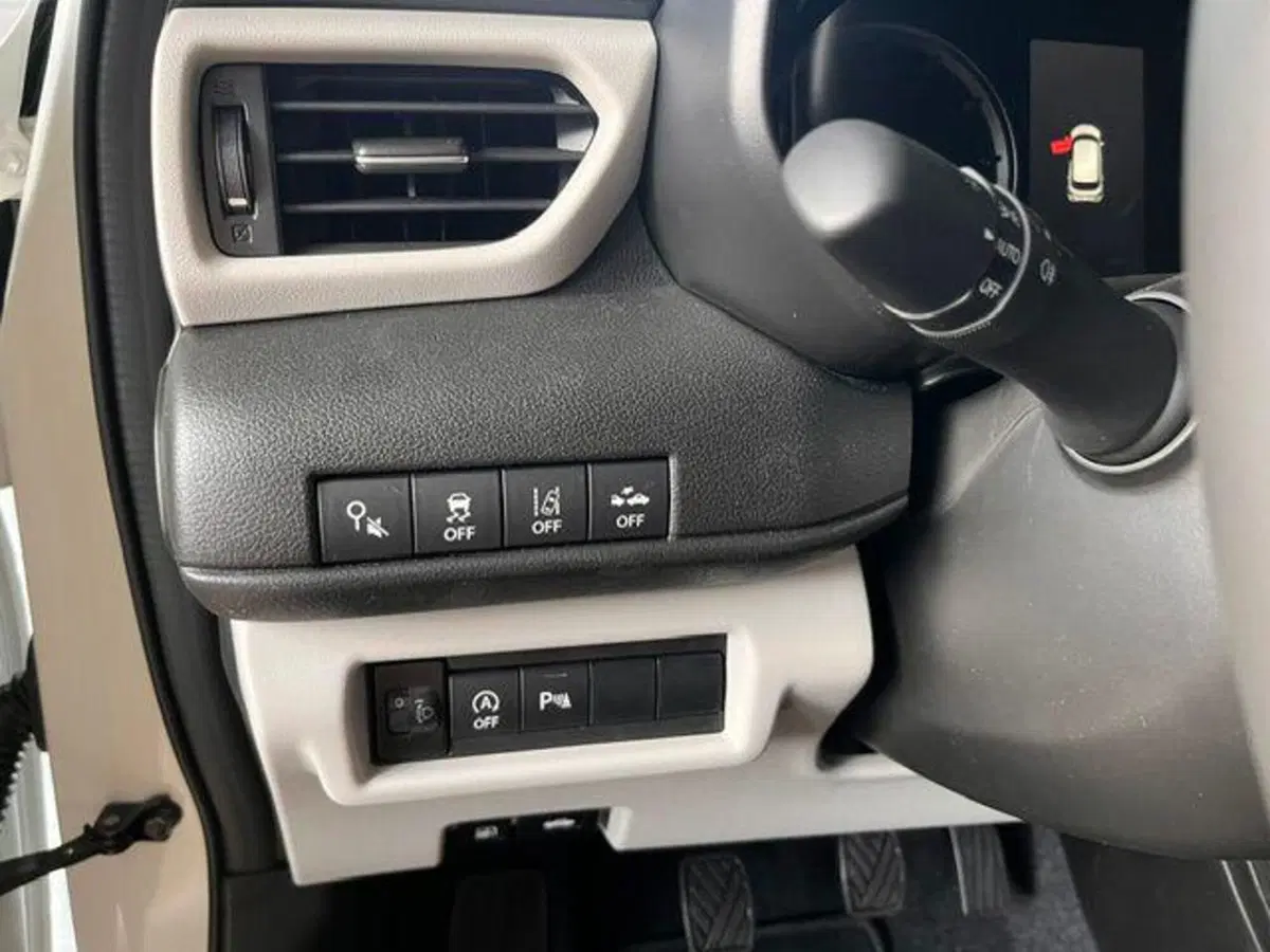 Suzuki Swift nuova a Verbano Cusio Ossola (10)