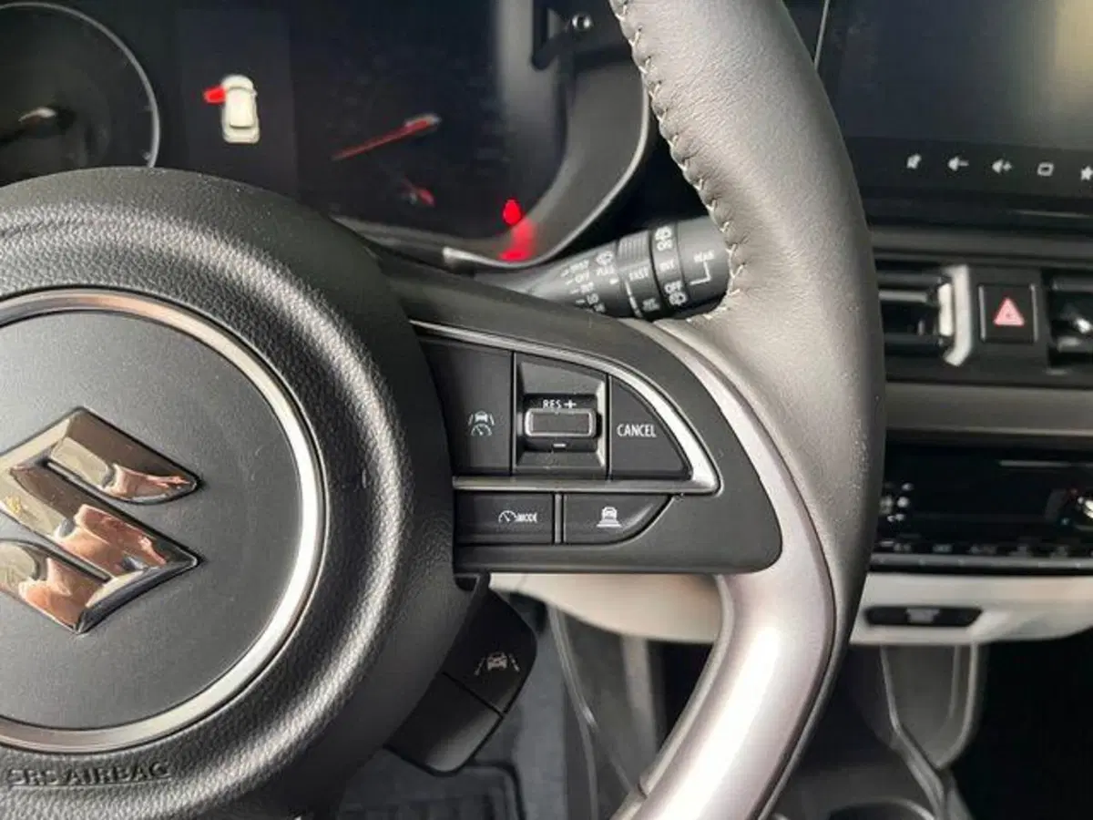 Suzuki Swift nuova a Verbano Cusio Ossola (12)