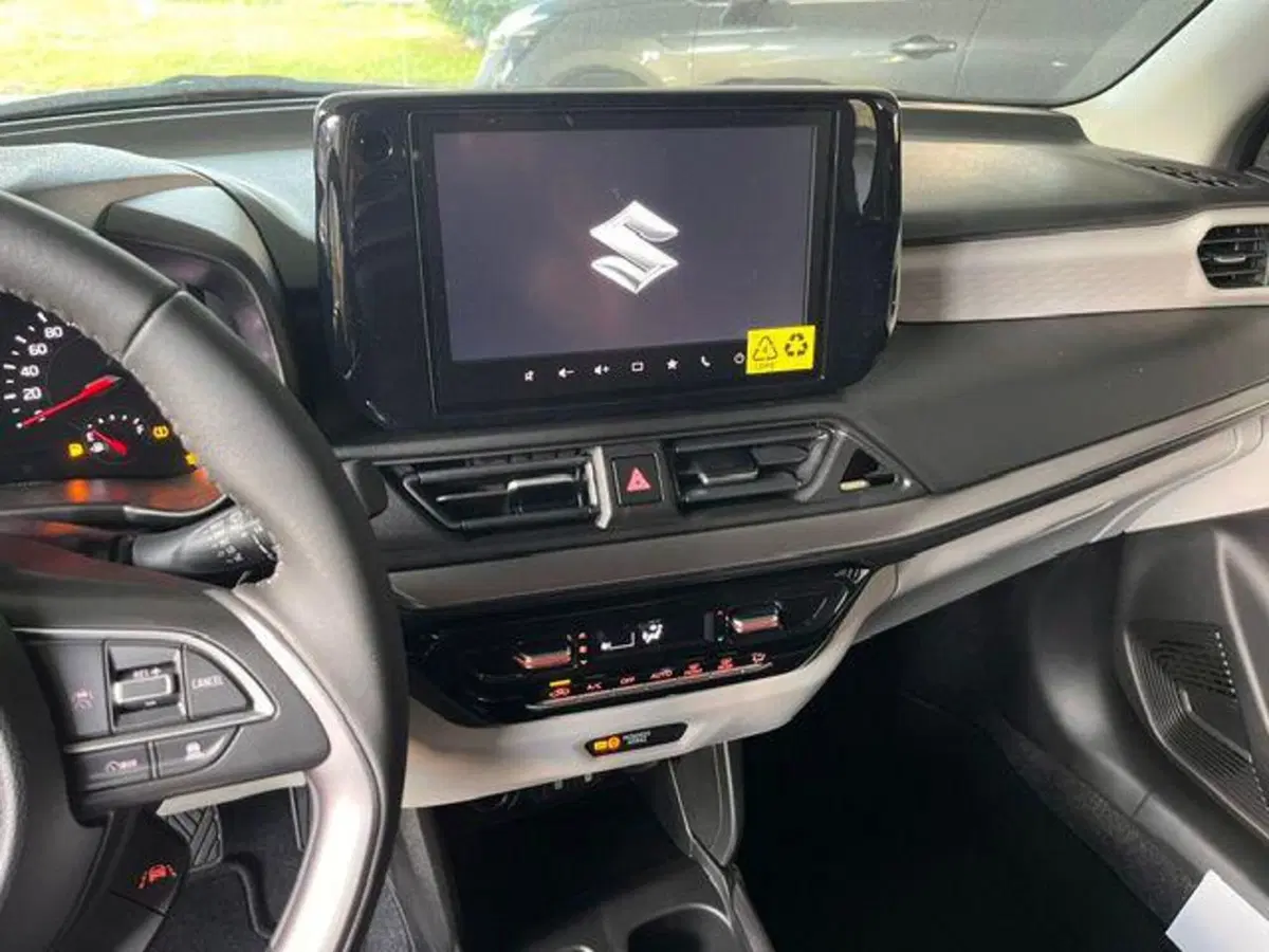 Suzuki Swift nuova a Verbano Cusio Ossola (14)