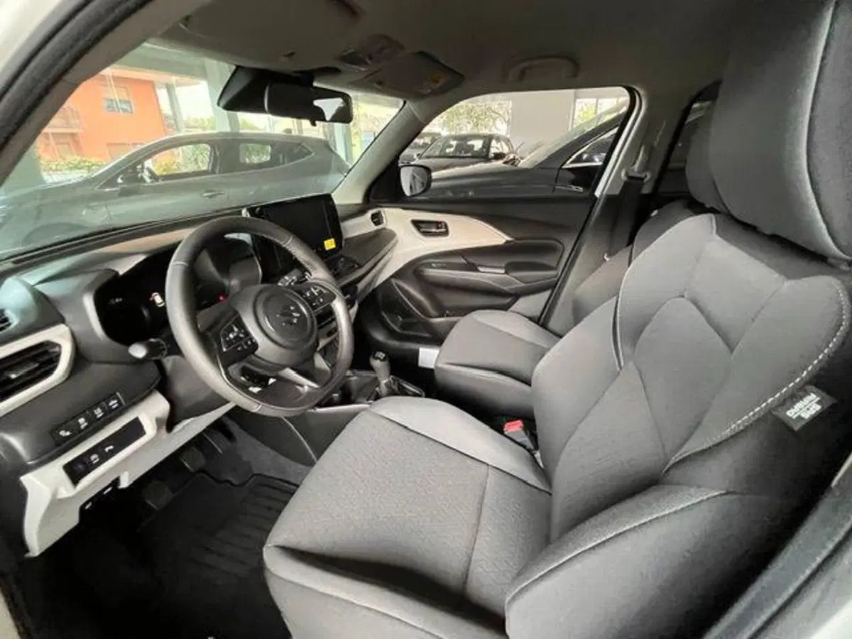 Suzuki Swift nuova a Verbano Cusio Ossola (8)