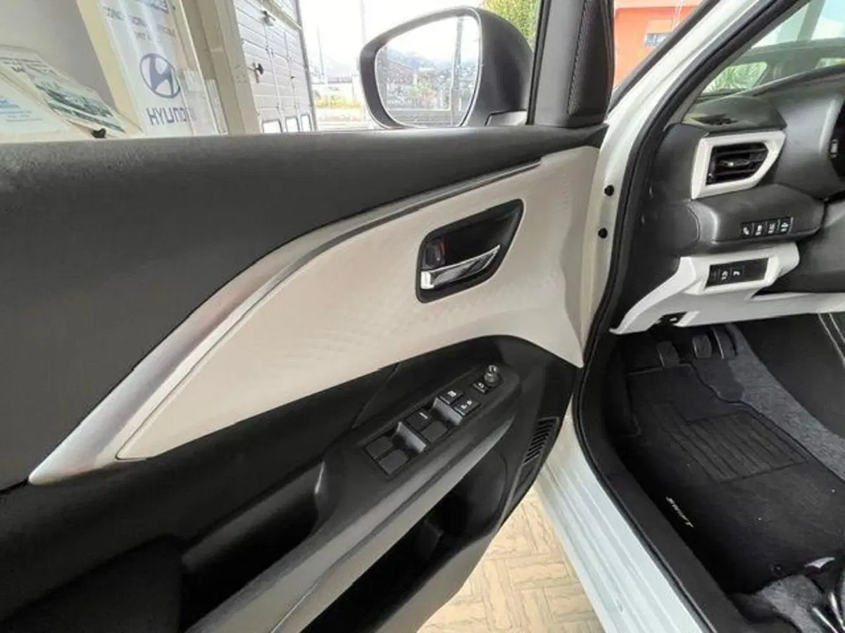 Suzuki Swift nuova a Verbano Cusio Ossola (9)
