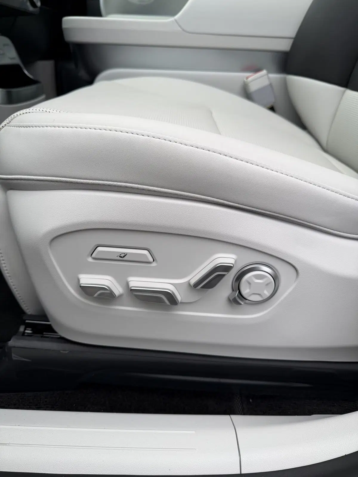 Hyundai Ioniq 9 nuova a Vercelli (16)