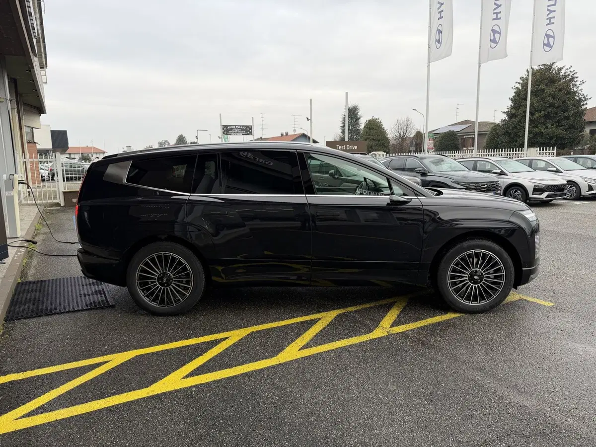 Hyundai Ioniq 9 nuova a Vercelli (6)