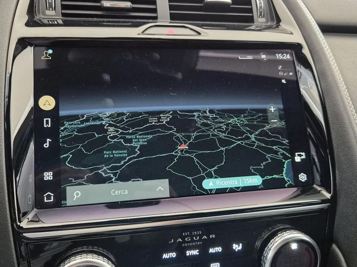 Jaguar E-Pace usata a Torino (11)