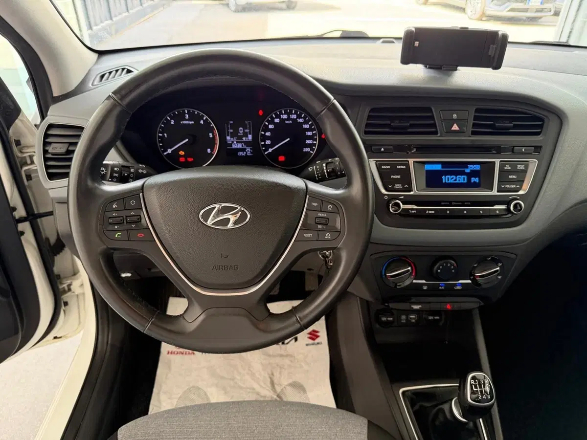 Hyundai i20 usata a Napoli (12)