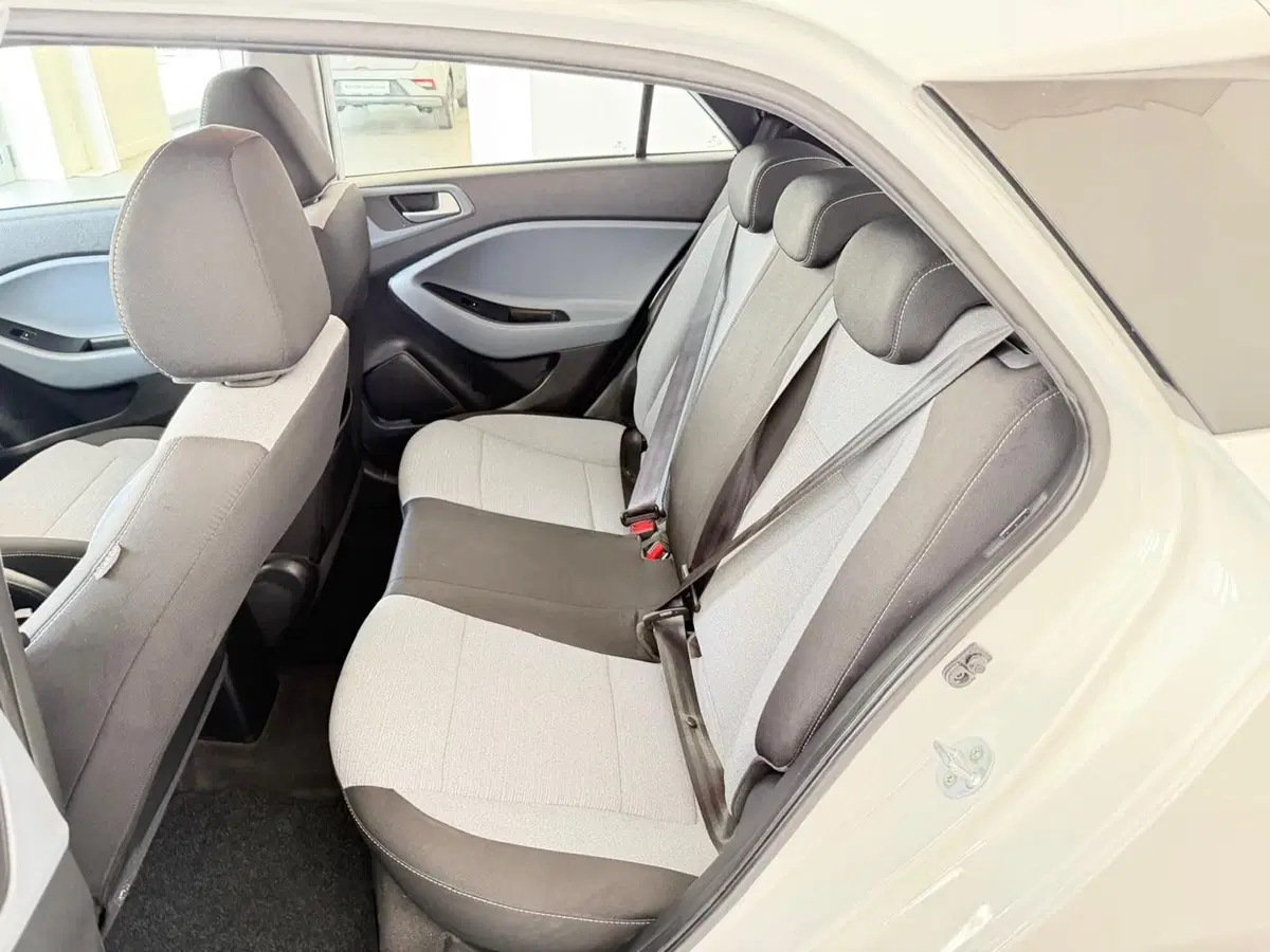 Hyundai i20 usata a Napoli (18)