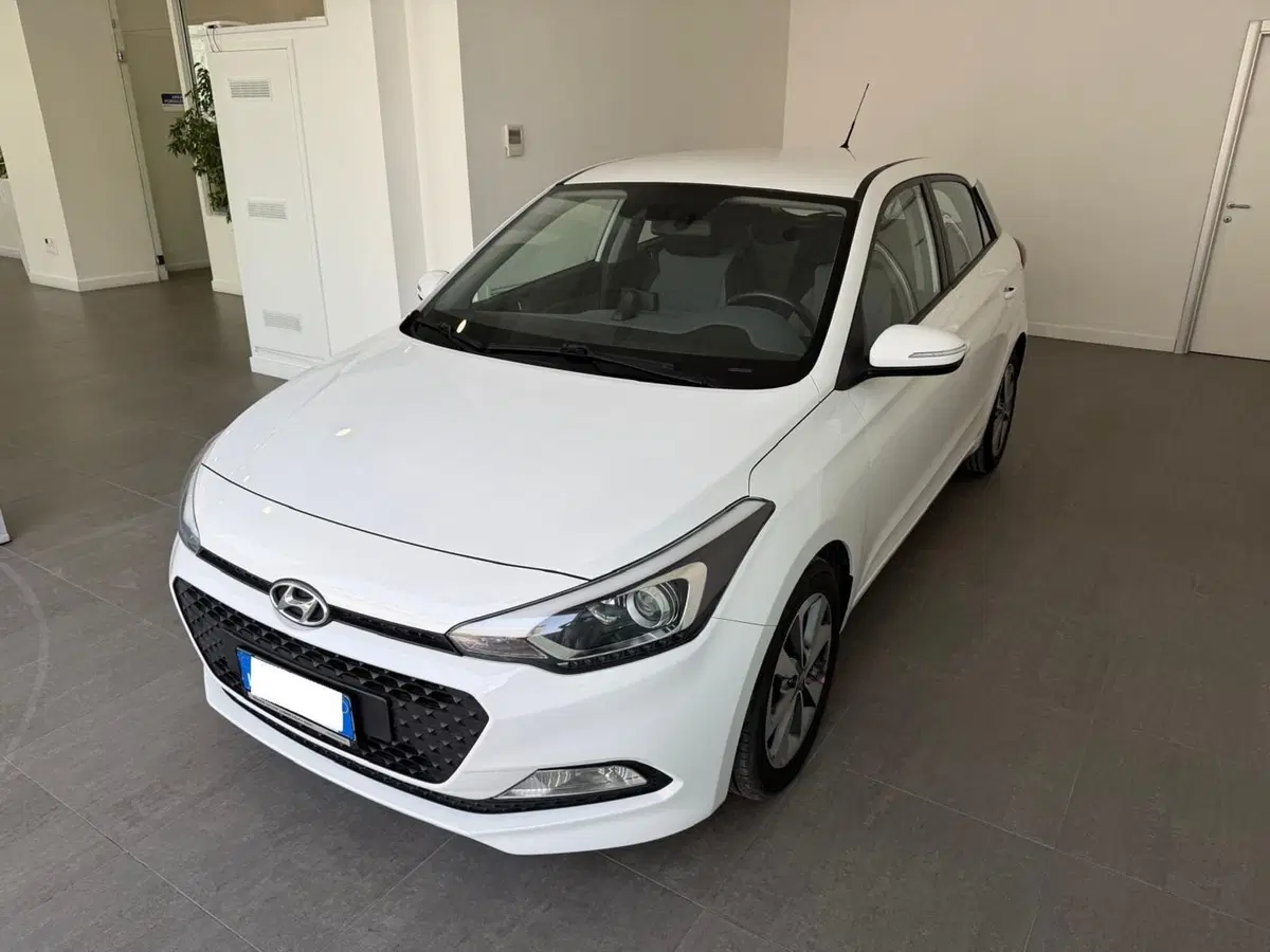 Hyundai i20 usata a Napoli (2)
