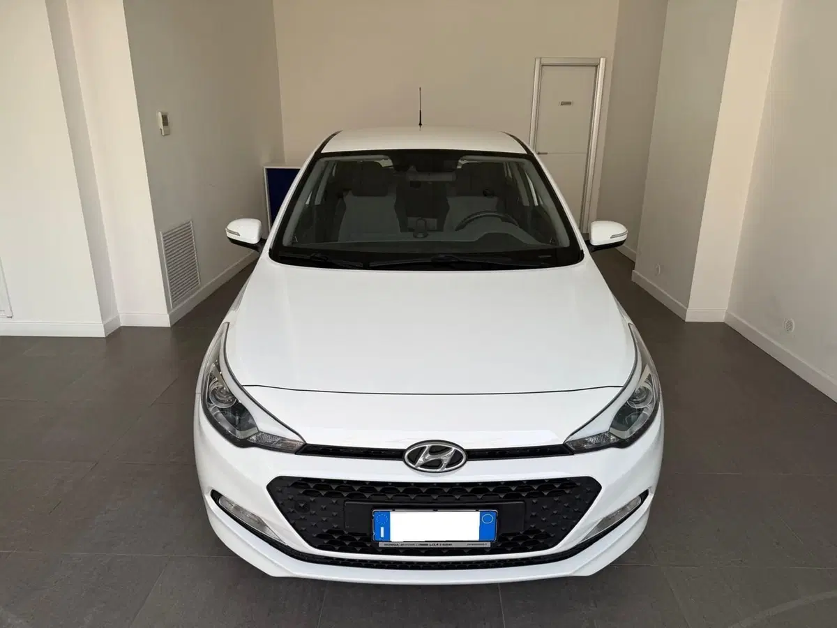 Hyundai i20 usata a Napoli (3)