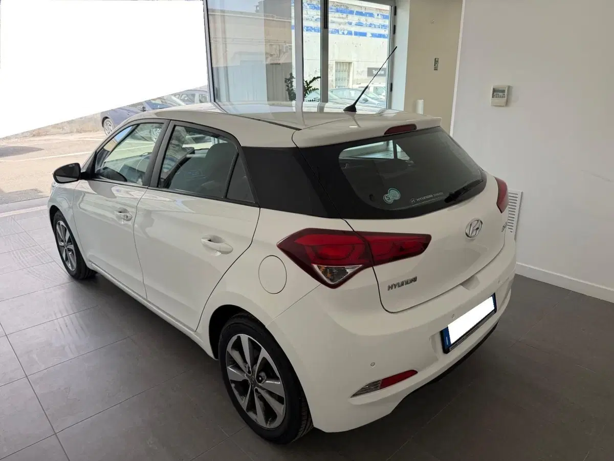 Hyundai i20 usata a Napoli (4)