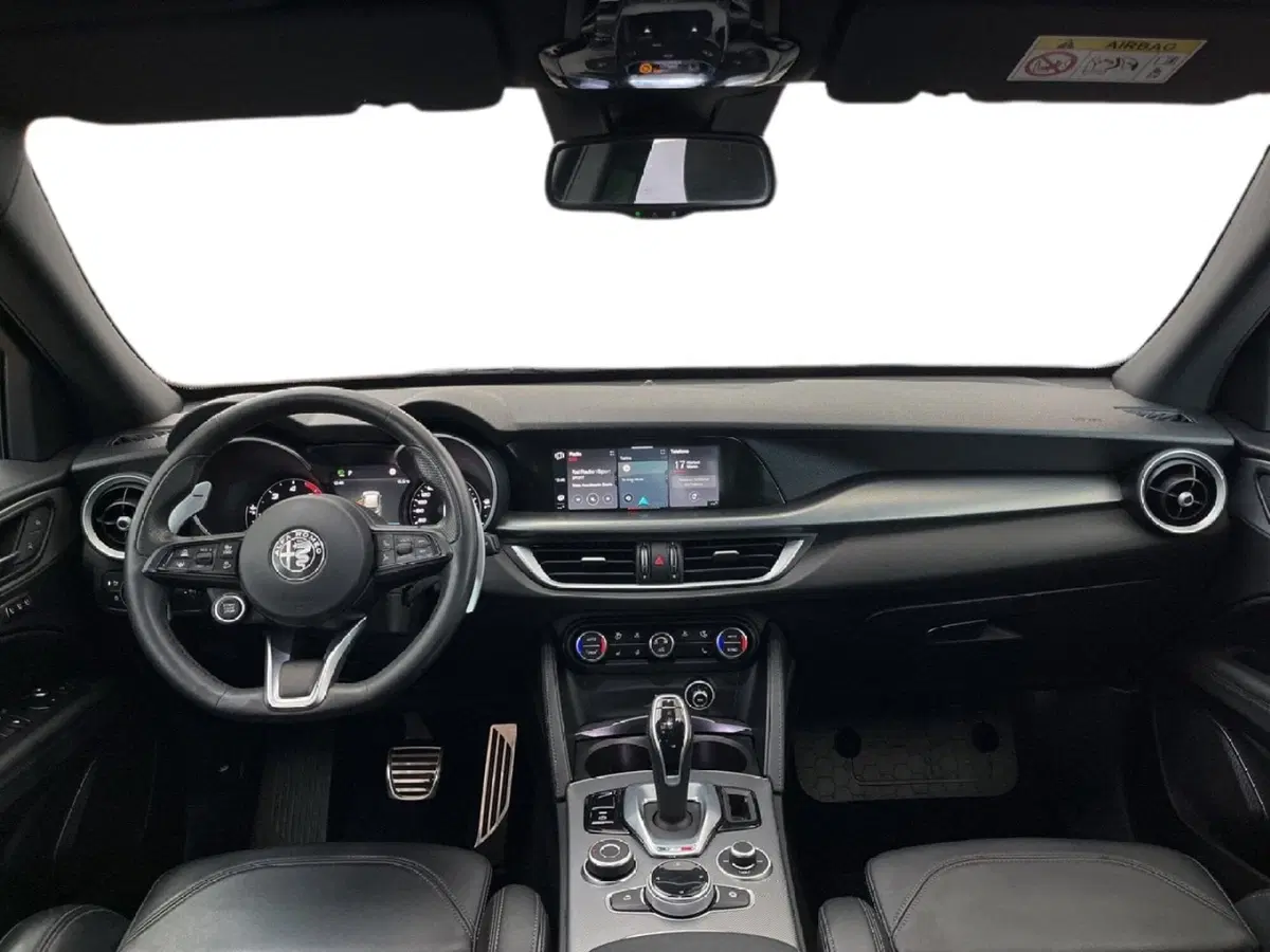Alfa Romeo Stelvio usata a Torino (11)